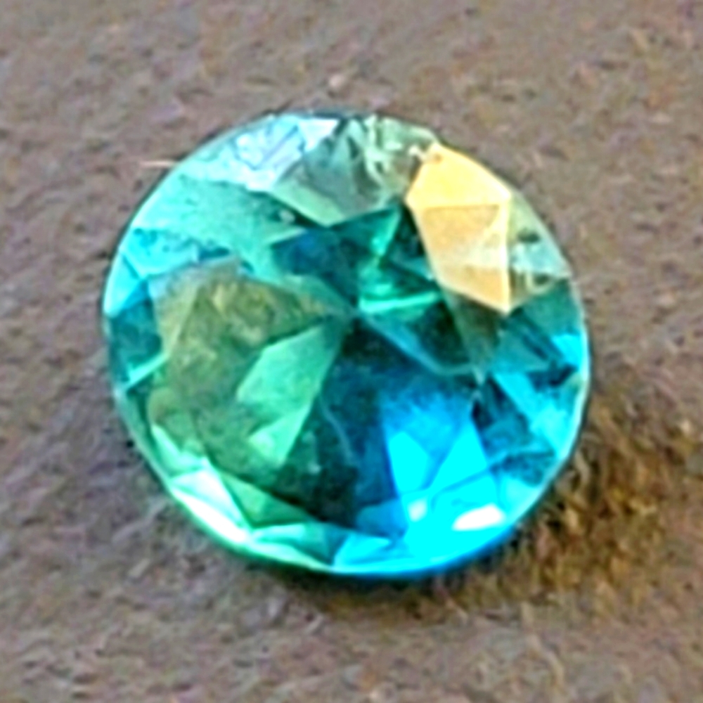 .6 carot Round  Cut  Natural Topaz Gemstone